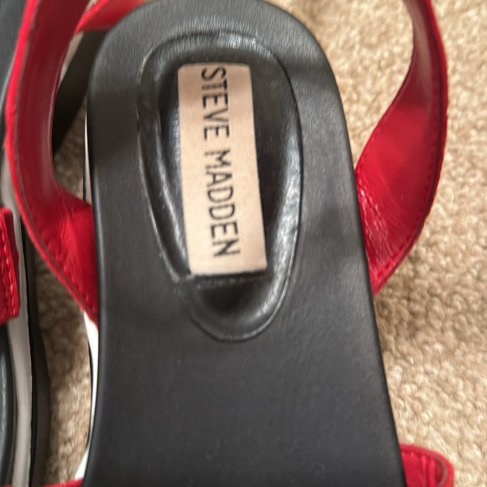 Steve Madden red sandals.. New - Picture 5 of 7
